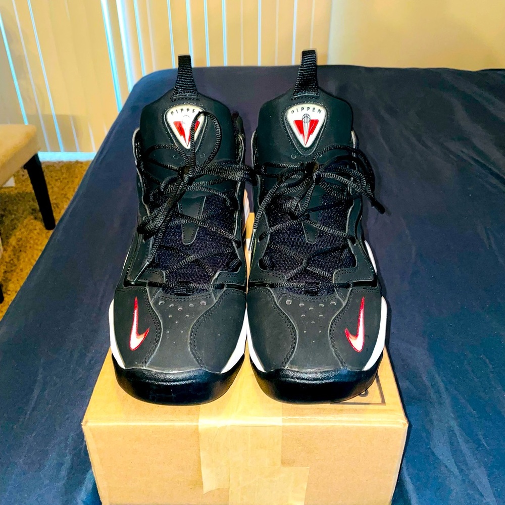 Air Pippen “Black Varsity Red” 2008